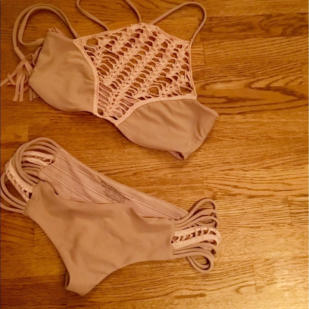 🌱SALE! 🌸Acacia Swimwear Set Top & Bottom - Picture 2 of 2